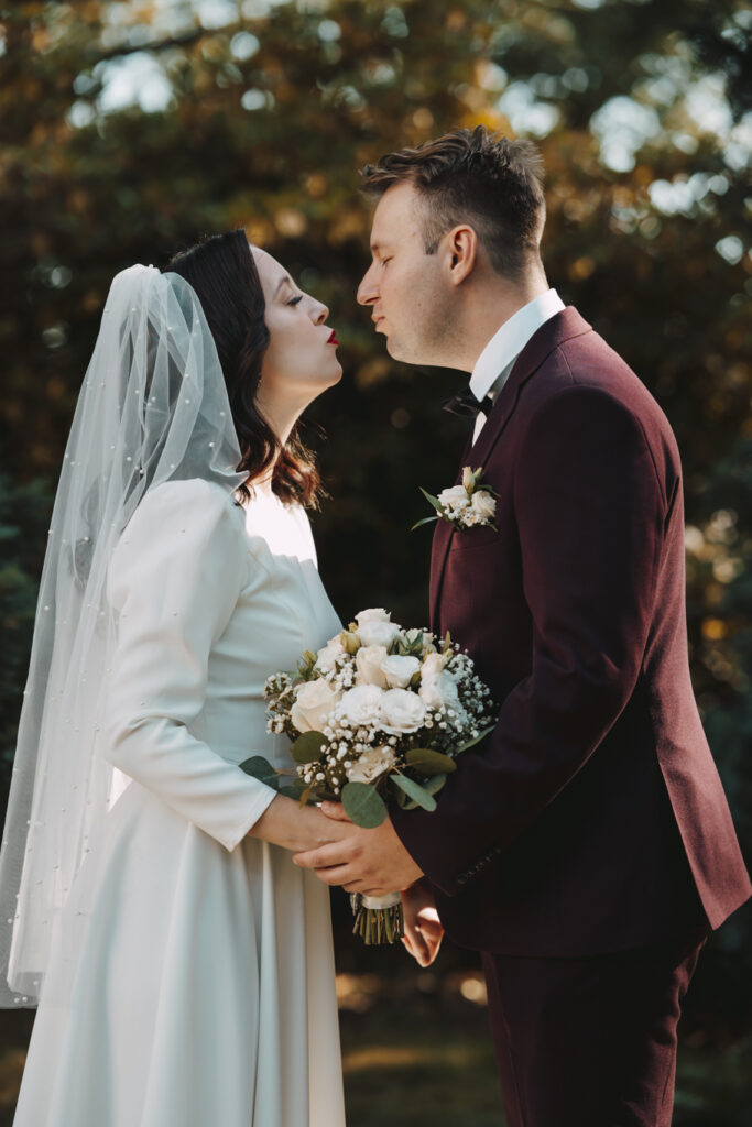 Karolina i Irwin - Klimatyczny ślub w Kożuchowie - Niećkowiak Foto&Video 6