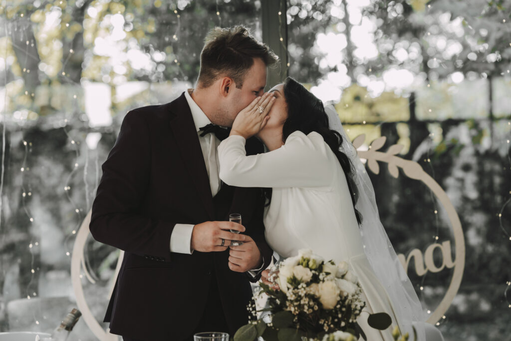 Karolina i Irwin - Klimatyczny ślub w Kożuchowie - Niećkowiak Foto&Video 16