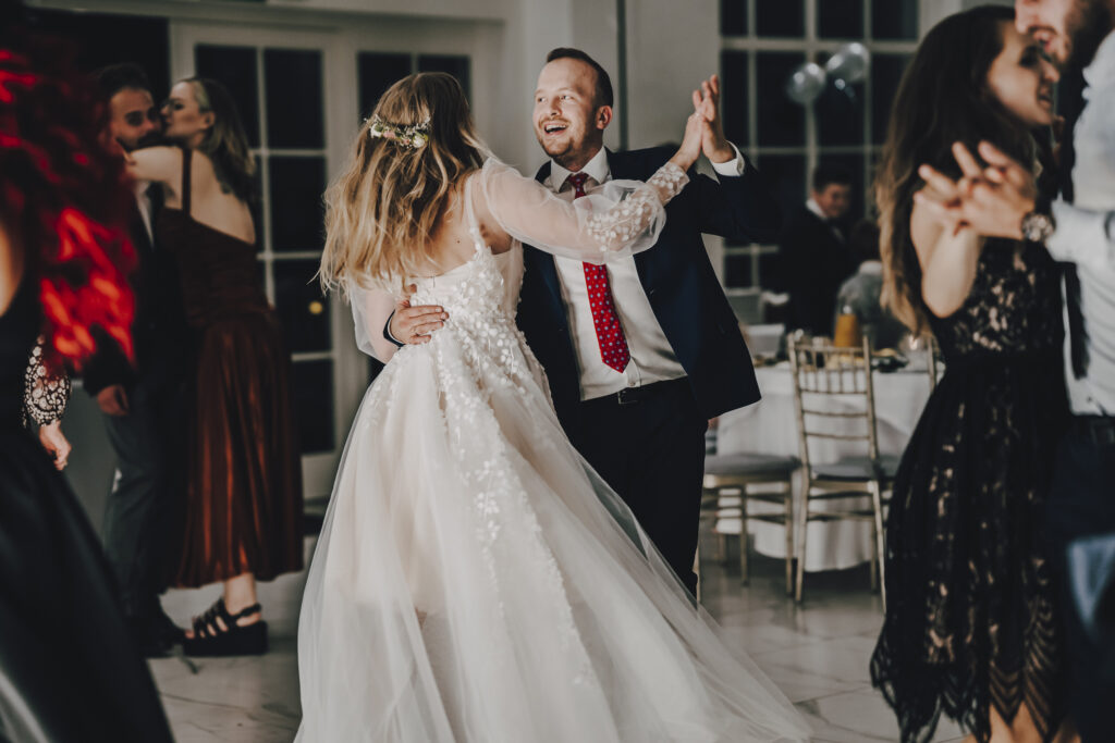 Ola i Maciek - Klimatyczny Ślub - Niećkowiak Weddings 20