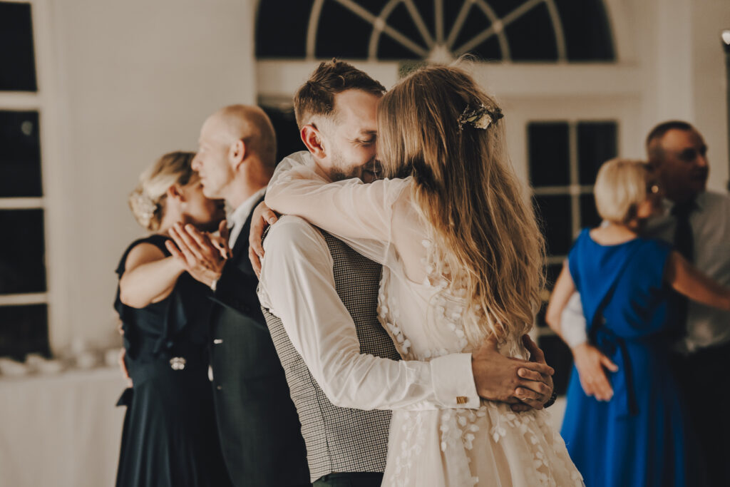 Ola i Maciek - Klimatyczny Ślub - Niećkowiak Weddings 29