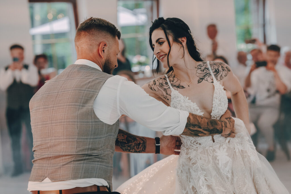 Martyna i Kuba - Ślub Pałac Henryków - Niećkowiak Weddings Foto&Video 12