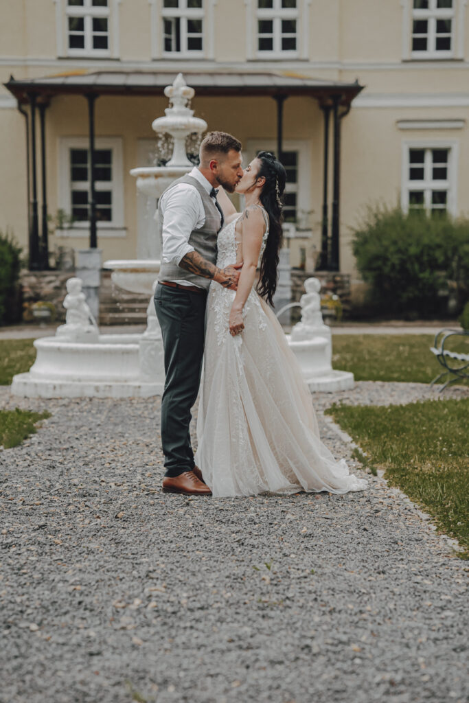 Martyna i Kuba - Ślub Pałac Henryków - Niećkowiak Weddings Foto&Video 21