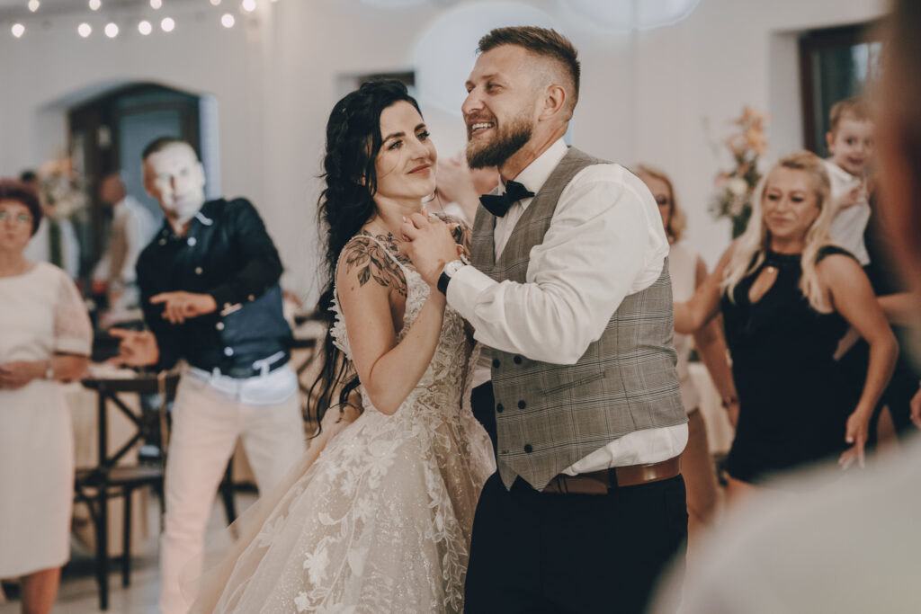 Martyna i Kuba - Ślub Pałac Henryków - Niećkowiak Weddings Foto&Video 27