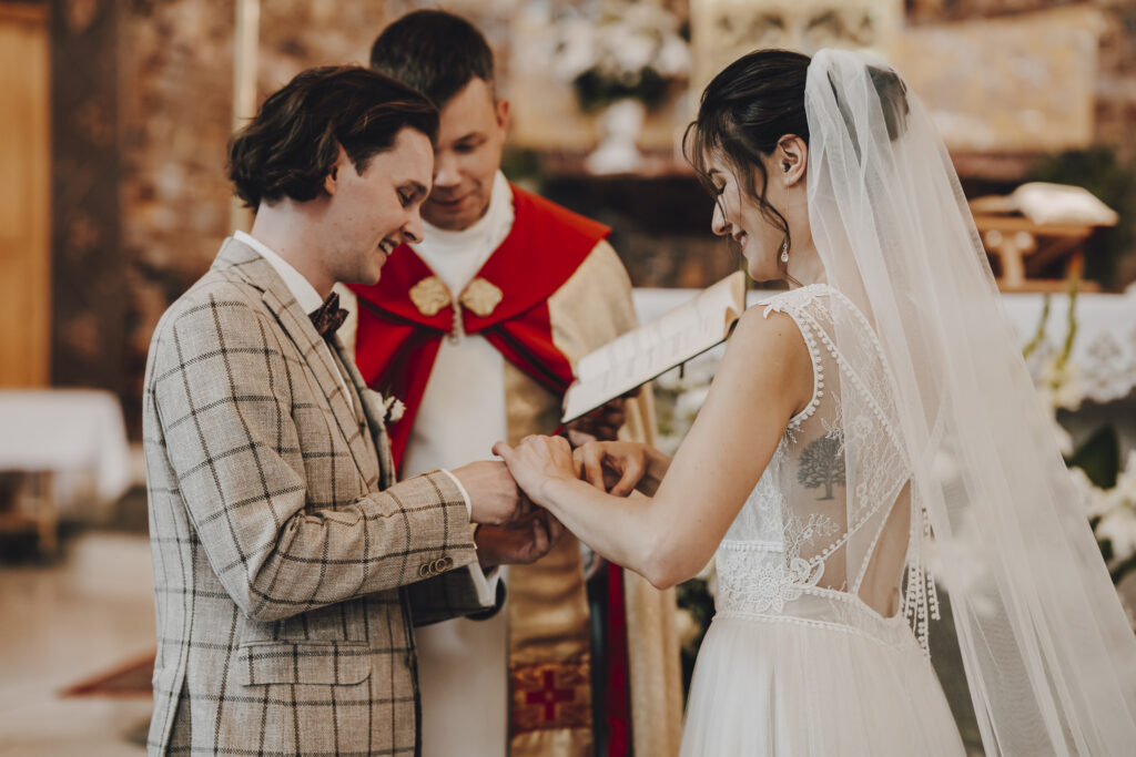 Olga i Stephane - polsko-francuski ślub - Żabi Dwór Radwanów Zielona Góra 37