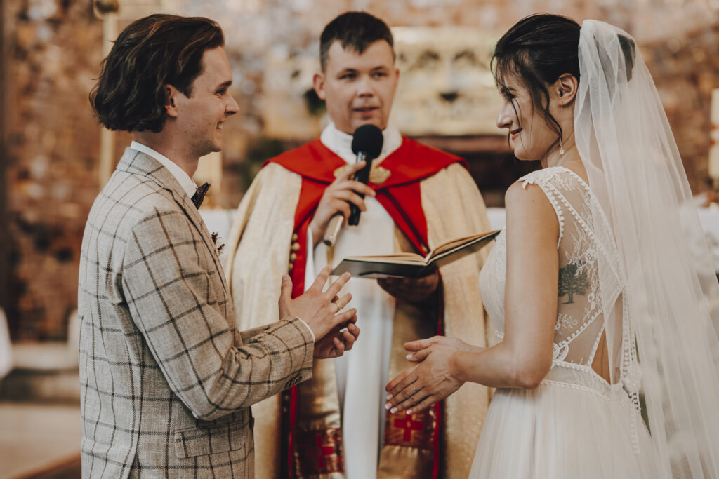 Olga i Stephane - polsko-francuski ślub - Żabi Dwór Radwanów Zielona Góra 39