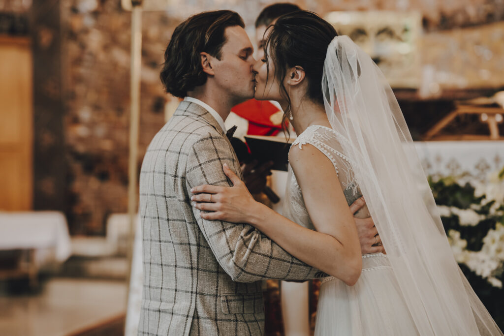 Olga i Stephane - polsko-francuski ślub - Żabi Dwór Radwanów Zielona Góra 40