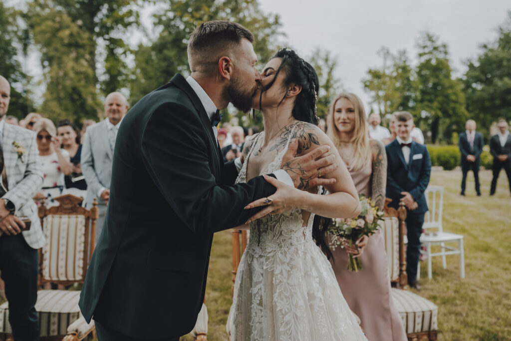 Martyna i Kuba - Ślub Pałac Henryków - Niećkowiak Weddings Foto&Video 48