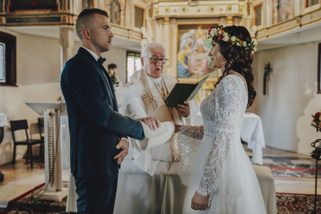 Ewa i Arek - Emocjonalny Ślub - Niećkowiak Weddings 28