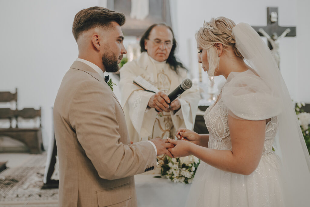 Klaudia i Mateusz - Ślub w Kożuchowie - Niećkowiak Foto&Video 8