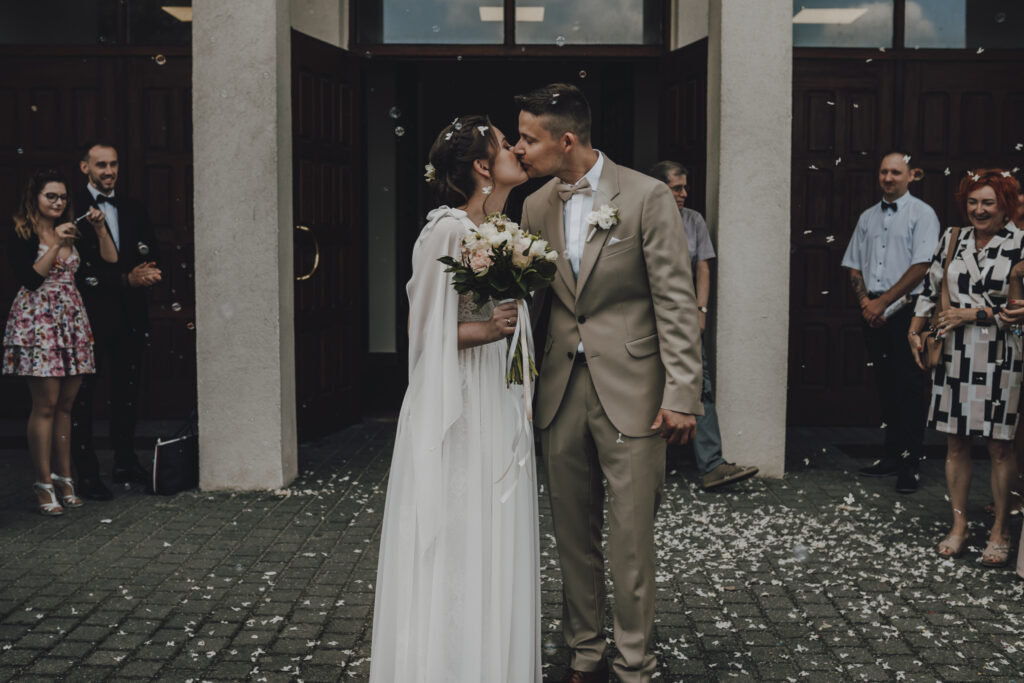 Kasia i Adrian - Romantyczny Ślub w Zielonej Górze - Niećkowiak Weddings Foto&Video 19