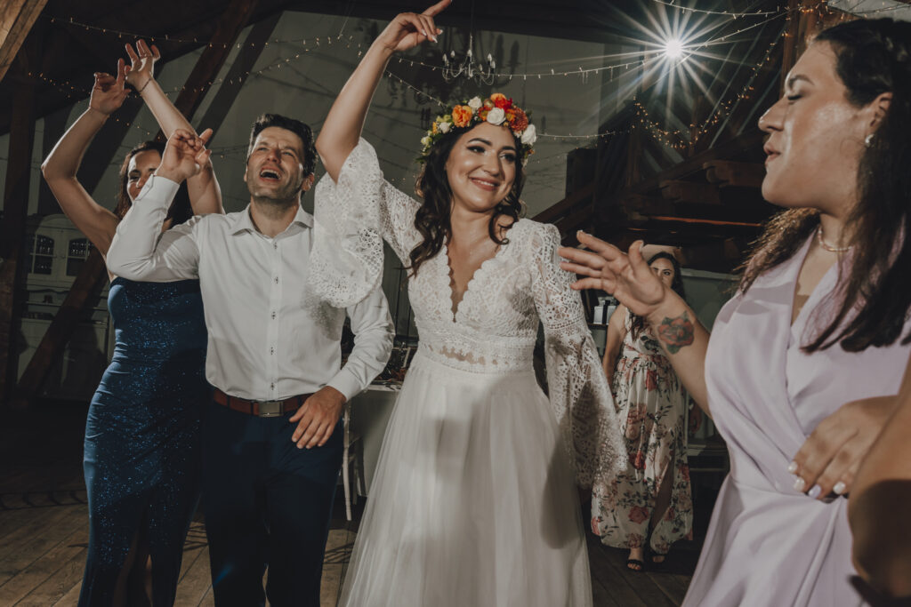 Ewa i Arek - Emocjonalny Ślub - Niećkowiak Weddings 84
