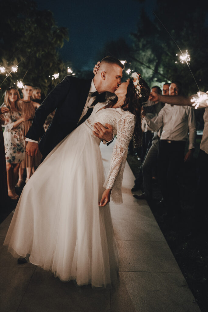 Ewa i Arek - Emocjonalny Ślub - Niećkowiak Weddings 99