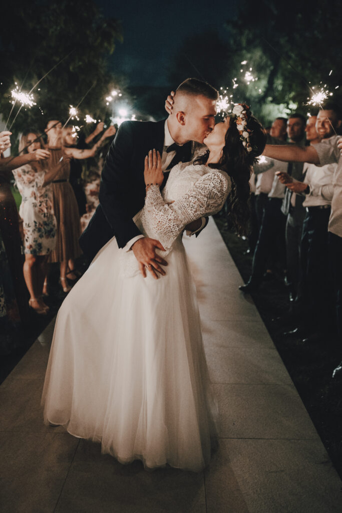 Ewa i Arek - Emocjonalny Ślub - Niećkowiak Weddings 100