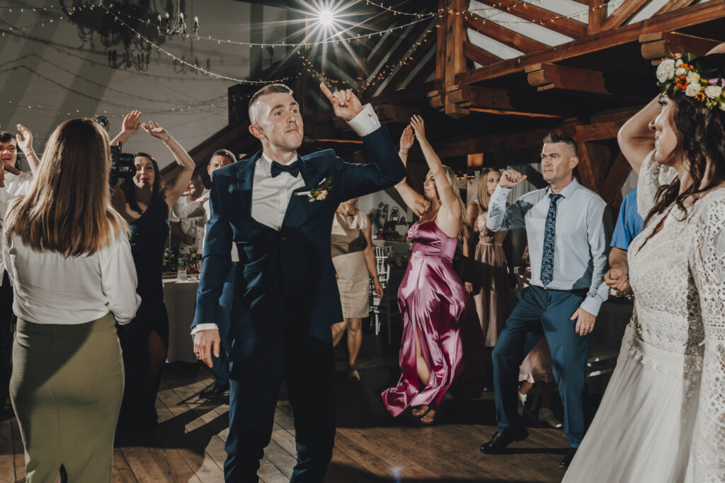 Ewa i Arek - Emocjonalny Ślub - Niećkowiak Weddings 109