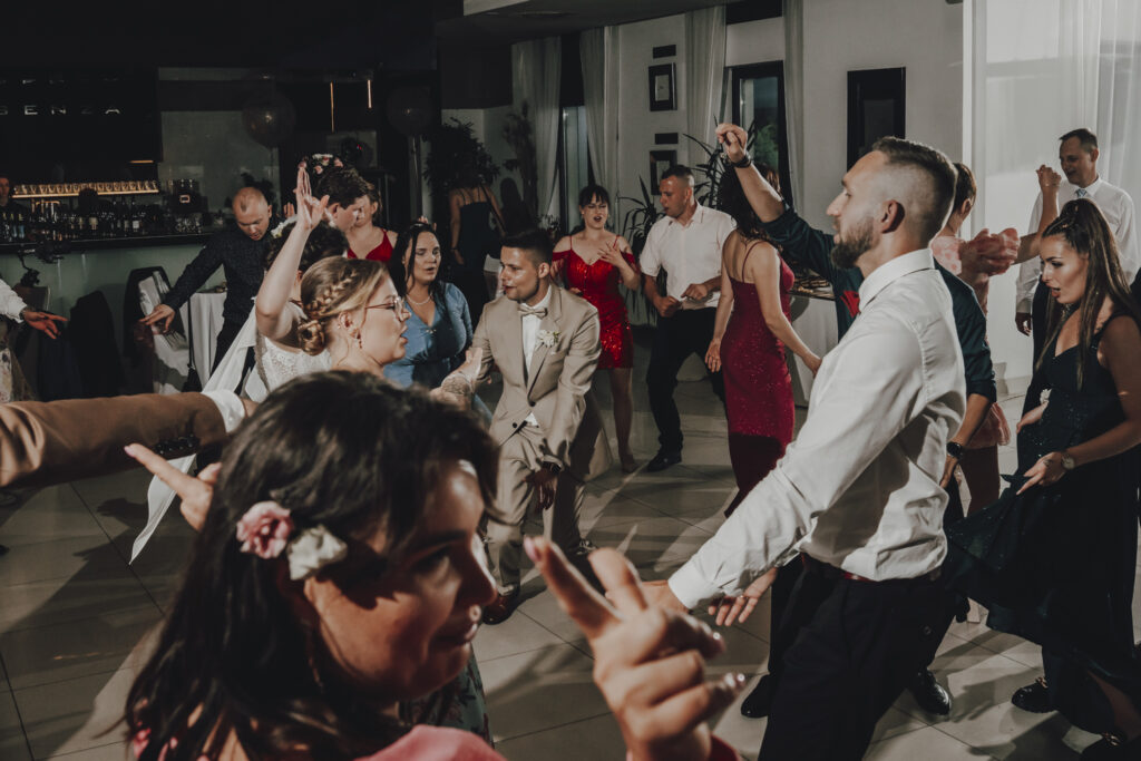 Kasia i Adrian - Romantyczny Ślub w Zielonej Górze - Niećkowiak Weddings Foto&Video 25