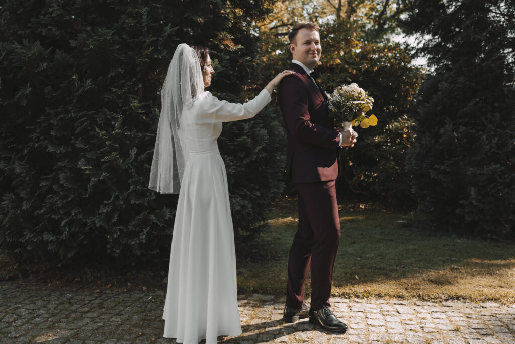 Karolina i Irwin - Klimatyczny ślub w Kożuchowie - Niećkowiak Foto&Video 7