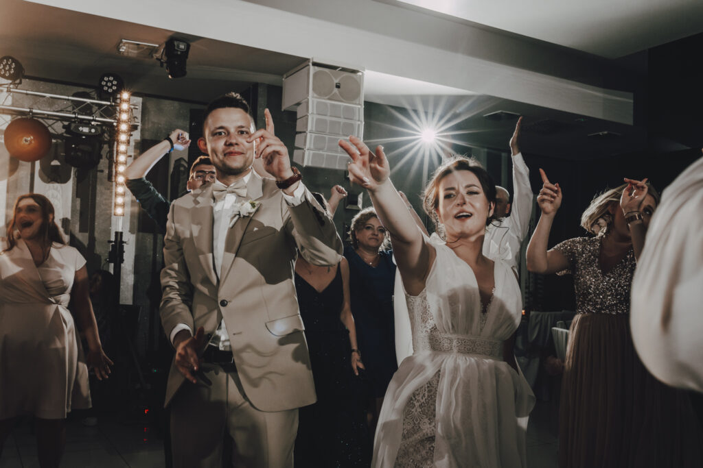 Kasia i Adrian - Romantyczny Ślub w Zielonej Górze - Niećkowiak Weddings Foto&Video 37