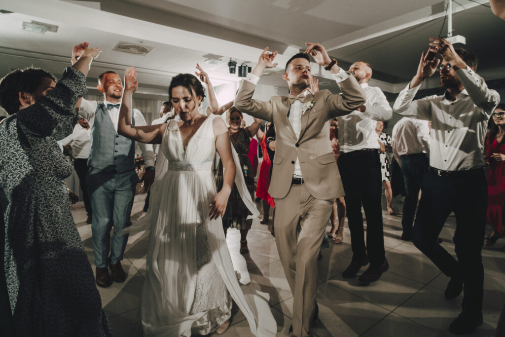 Kasia i Adrian - Romantyczny Ślub w Zielonej Górze - Niećkowiak Weddings Foto&Video 38