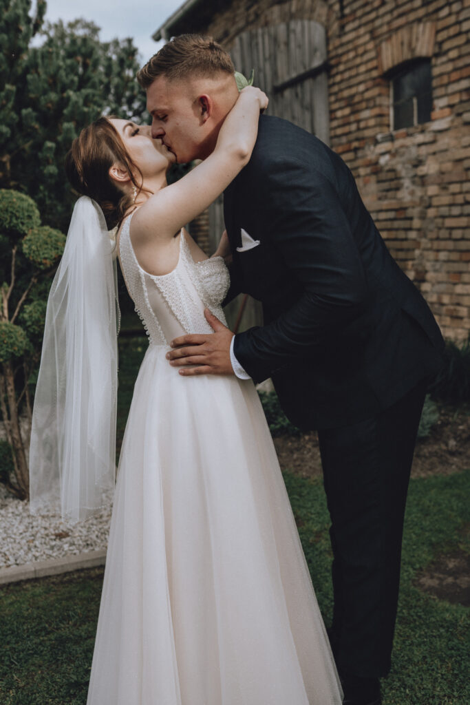 Fotografia Ślubna Niećkowiak Weddings - Magda i Dawid - Pałac Henryków 32