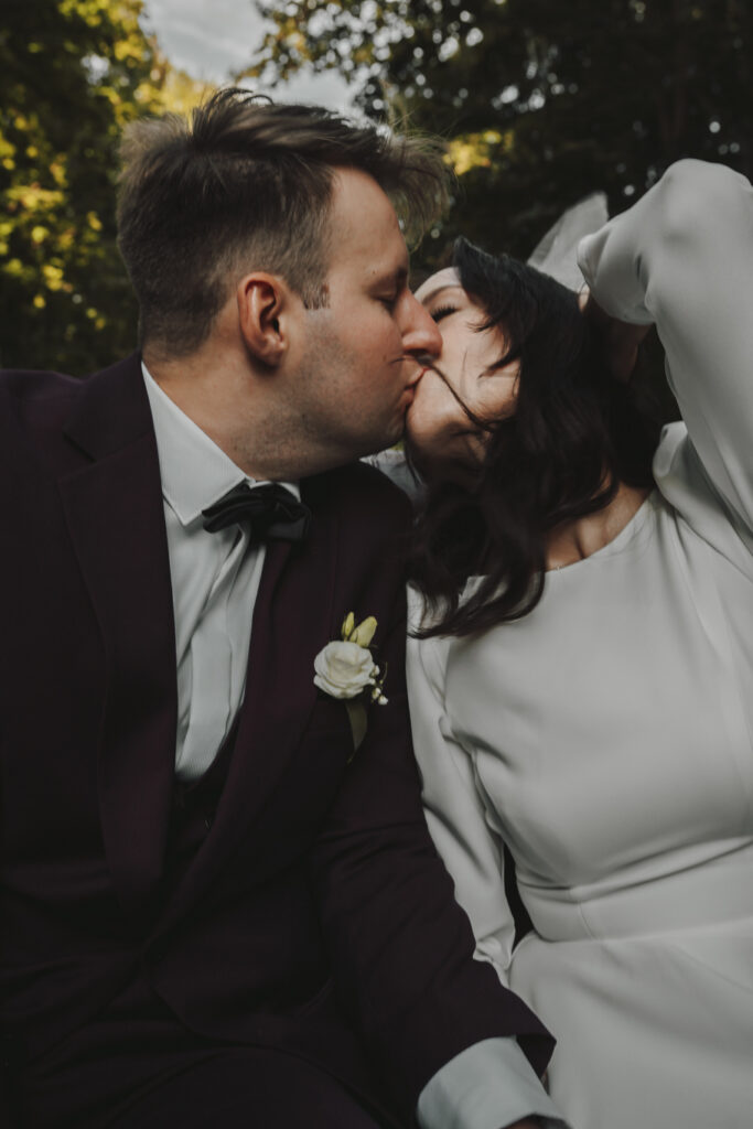 Karolina i Irwin - Klimatyczny ślub w Kożuchowie - Niećkowiak Foto&Video 33