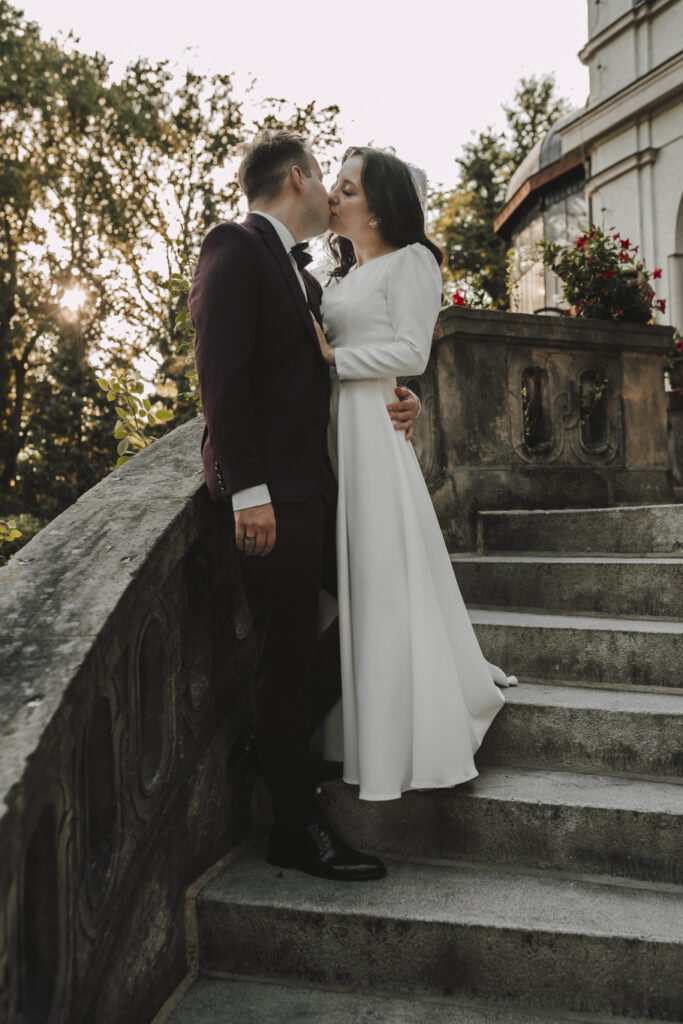 Karolina i Irwin - Klimatyczny ślub w Kożuchowie - Niećkowiak Foto&Video 3