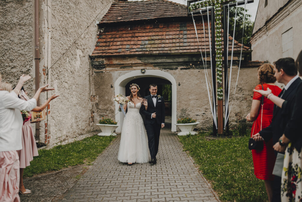 Diana i Alan - Ślub Stary Młyn w Brzeźnicy 16