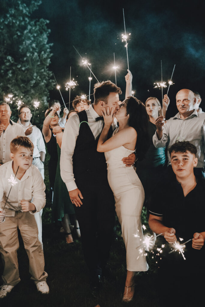 Karolina i Irwin - Klimatyczny ślub w Kożuchowie - Niećkowiak Foto&Video 4