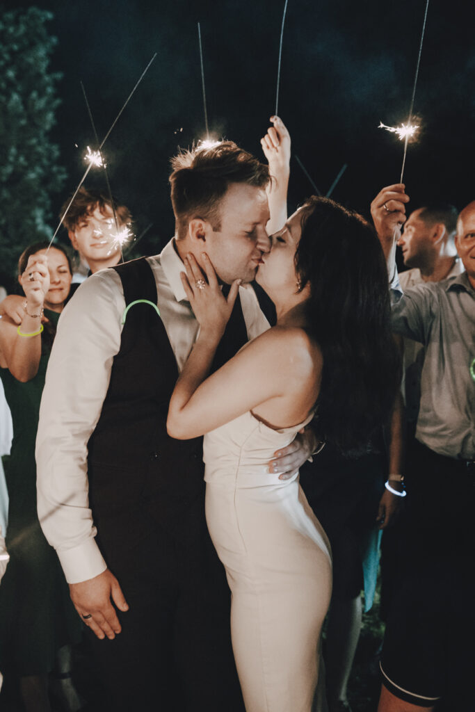 Karolina i Irwin - Klimatyczny ślub w Kożuchowie - Niećkowiak Foto&Video 5