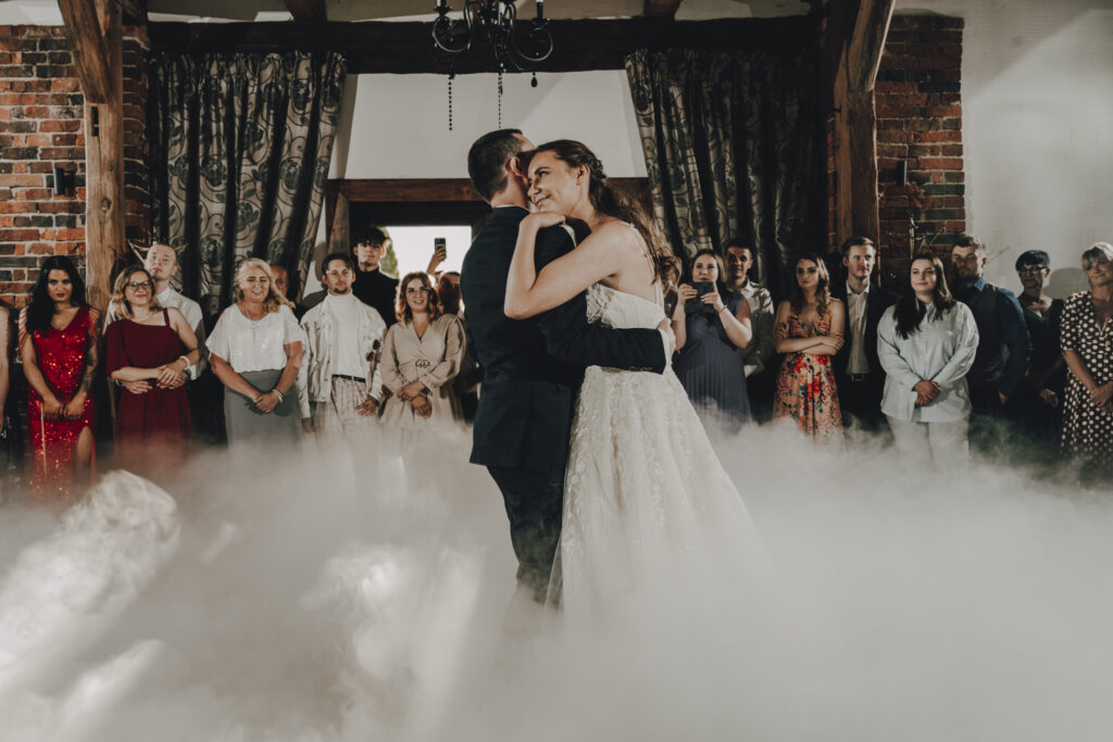 Diana i Alan - Ślub Stary Młyn w Brzeźnicy 79