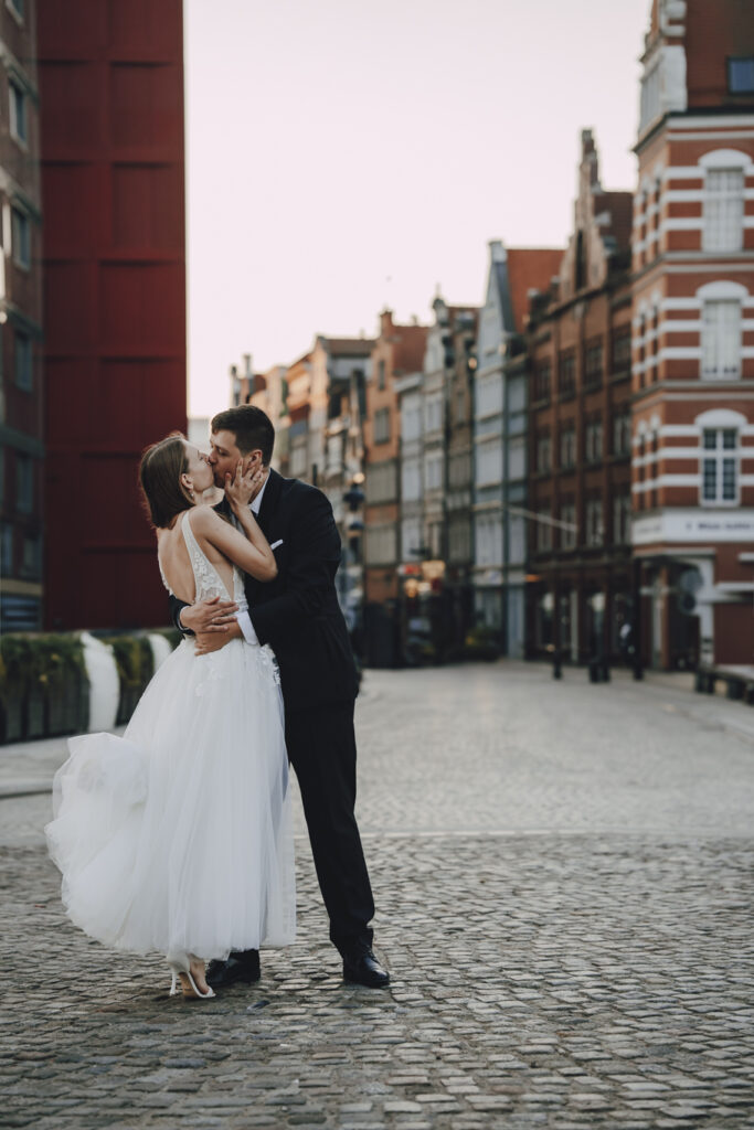 Karolina i Piotr - Sesja poślubna w Gdańsku - Niećkowiak Weddings Foto&Video 7