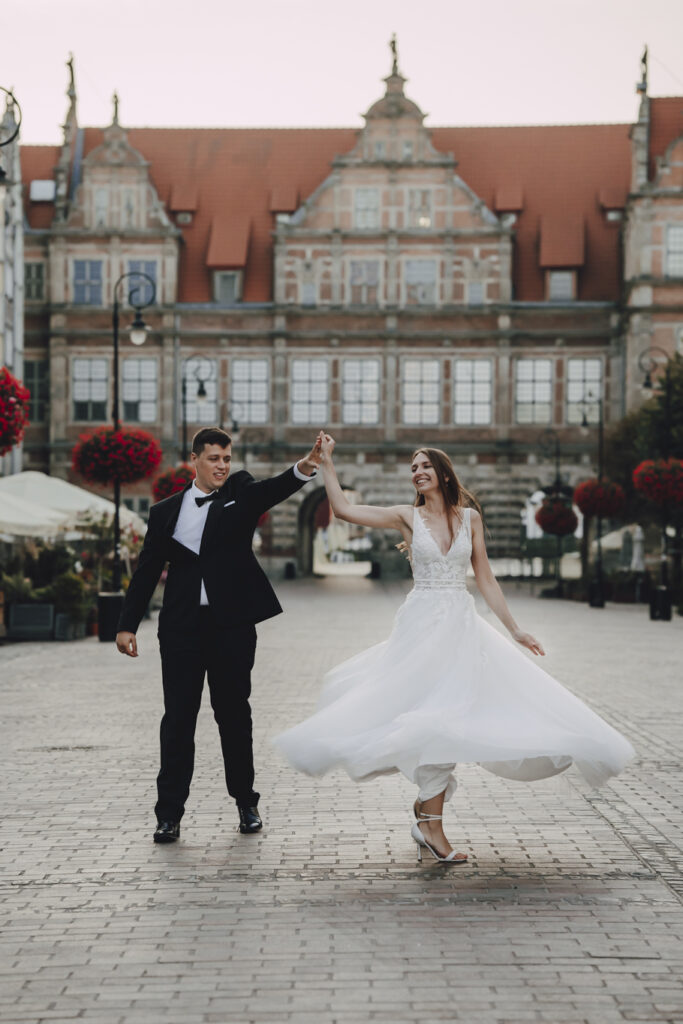 Karolina i Piotr - Sesja poślubna w Gdańsku - Niećkowiak Weddings Foto&Video 2